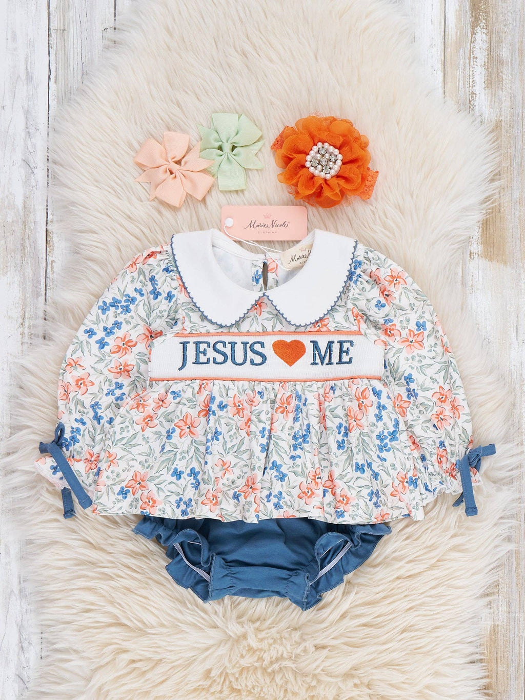Graceful Floral "Jesus Loves Me" Bloomers Outfit: 0/3MOS